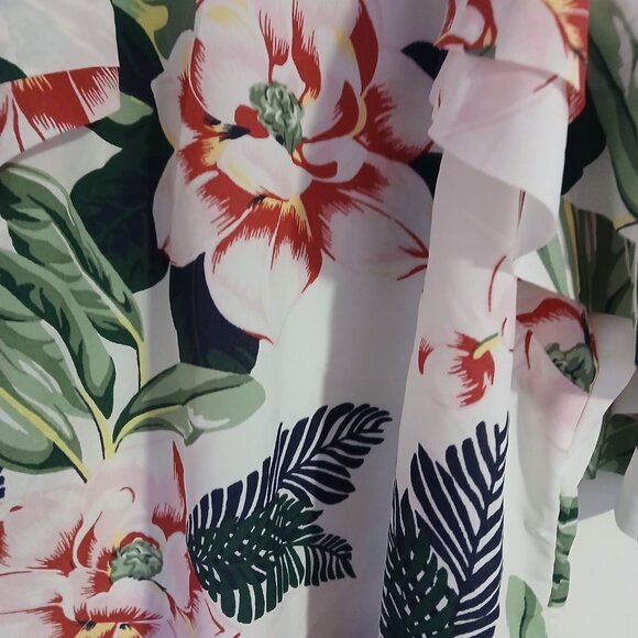 Banana Republic  Women's  White Tropical Floral Flutter Sleeve Top SZ S  GUC - Picture 4 of 11